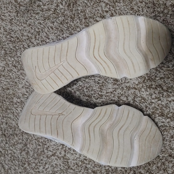 Nike Ryz 365 2 Women's White Sneakers Size 9 - Picture 5 of 7